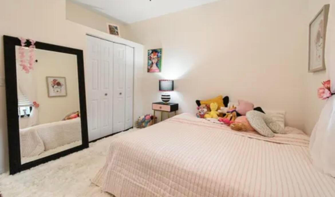 Active With Contract: $3,000 (3 beds, 2 baths, 1802 Square Feet)