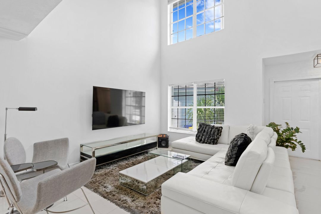 For Sale: $1,099,000 (4 beds, 2 baths, 2471 Square Feet)