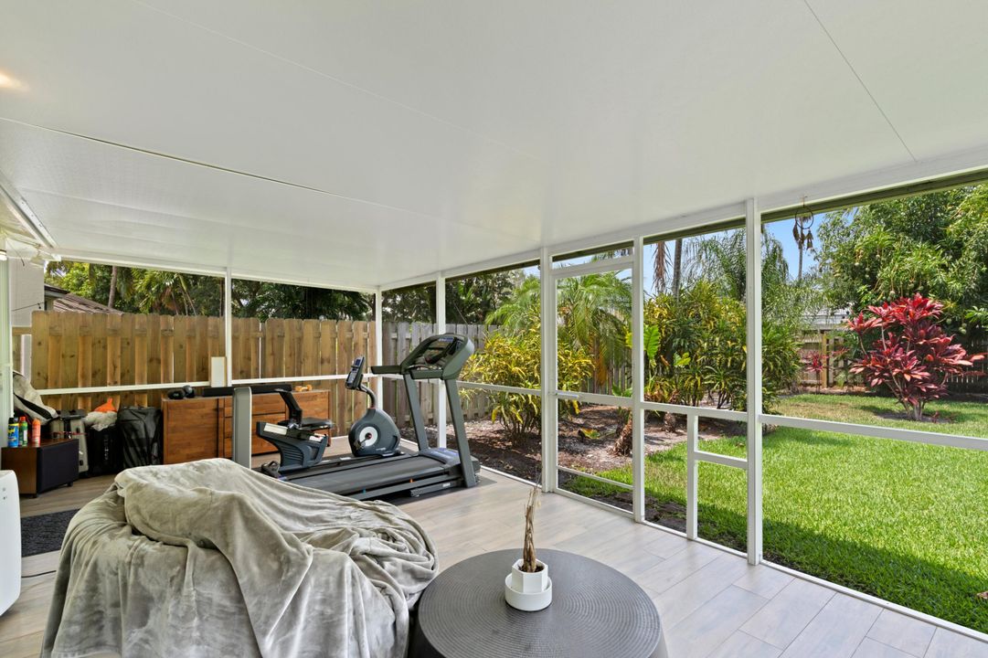 For Sale: $1,099,000 (4 beds, 2 baths, 2471 Square Feet)