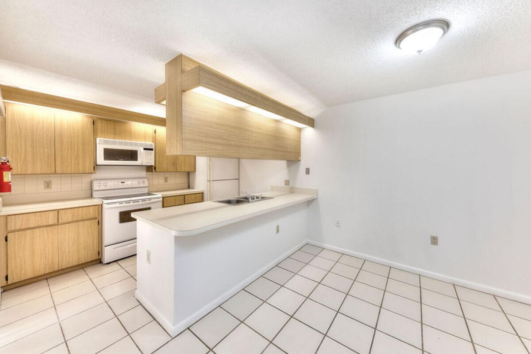 For Rent: $2,150 (2 beds, 2 baths, 1236 Square Feet)