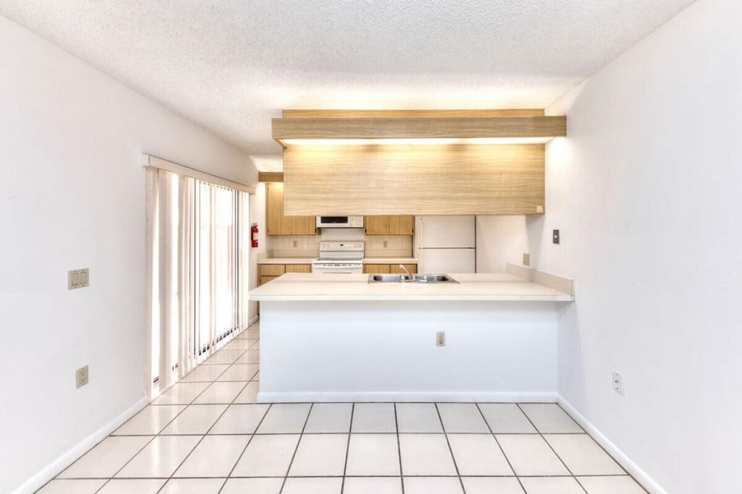 For Rent: $2,150 (2 beds, 2 baths, 1236 Square Feet)