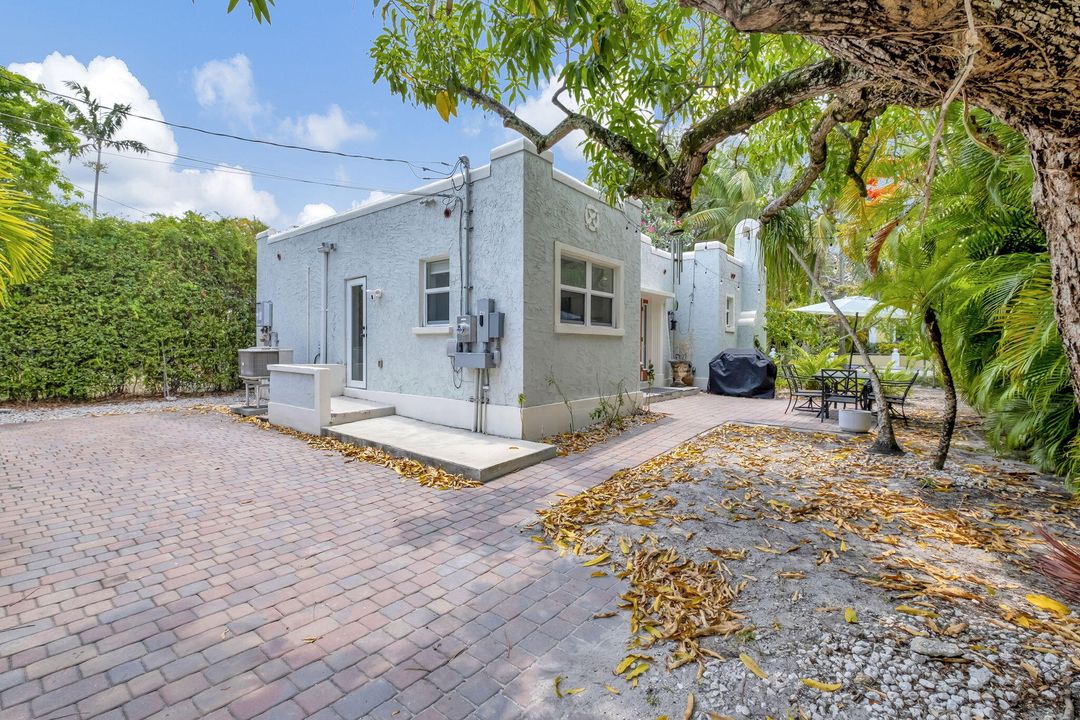 Active With Contract: $6,000 (3 beds, 3 baths, 1703 Square Feet)