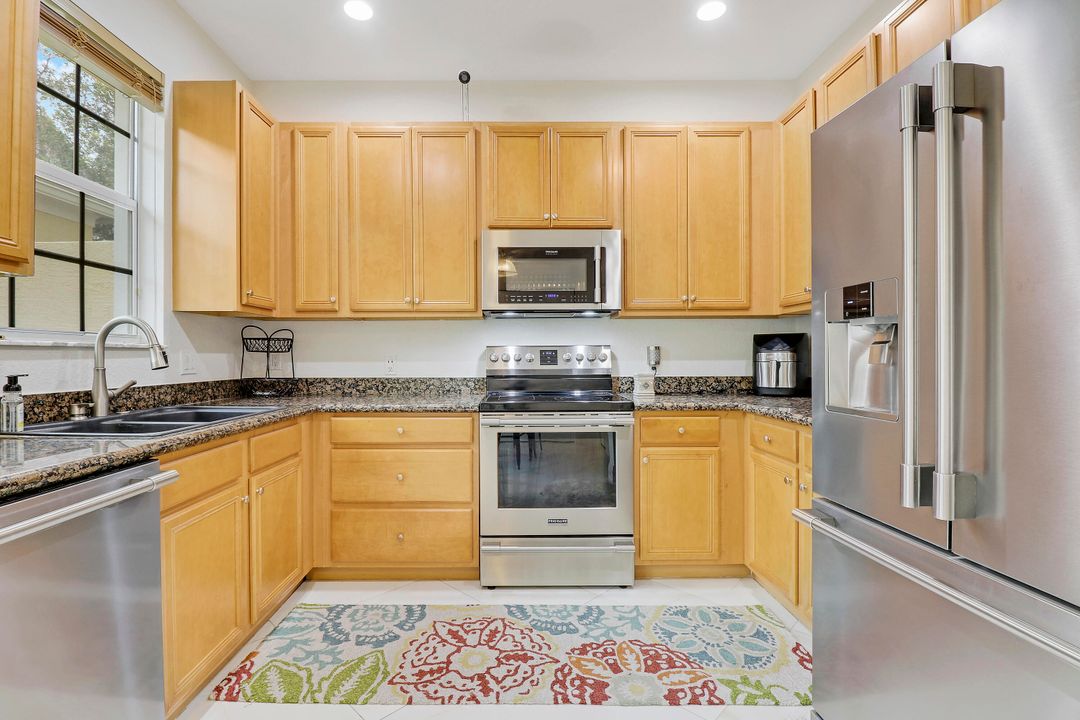 Active With Contract: $3,500 (3 beds, 2 baths, 1668 Square Feet)