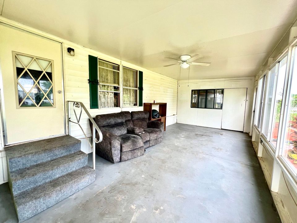 For Sale: $179,000 (2 beds, 2 baths, 1552 Square Feet)