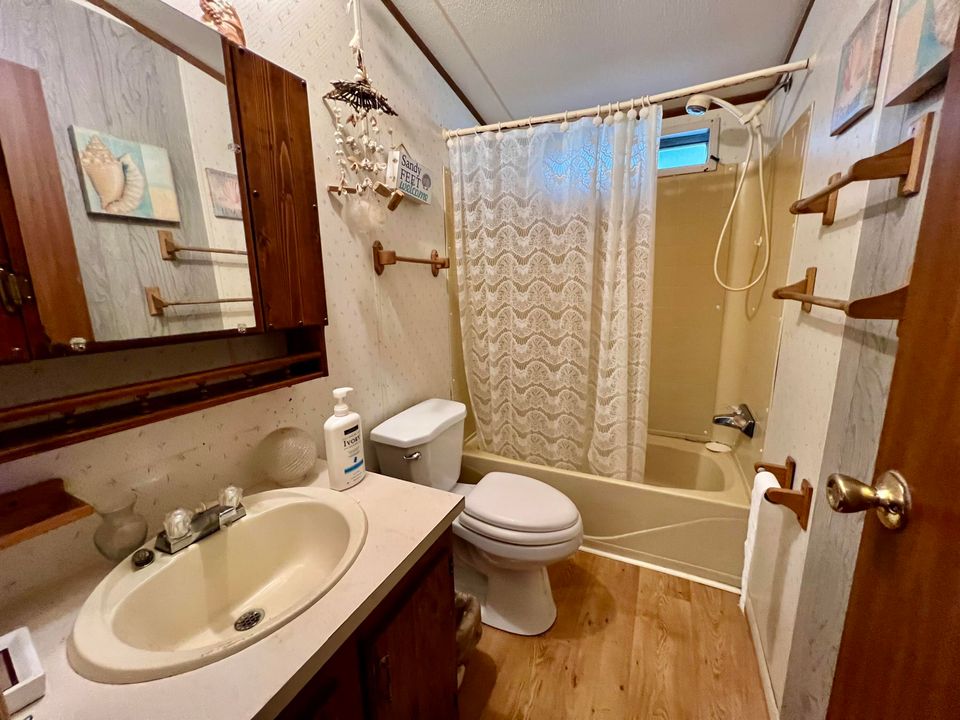 待售: $179,000 (2 贝兹, 2 浴室, 1552 平方英尺)