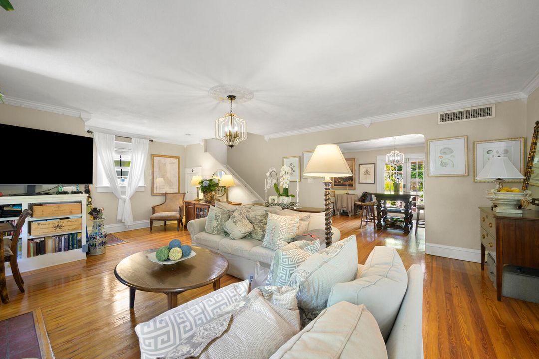 For Sale: $1,500,000 (4 beds, 2 baths, 2038 Square Feet)