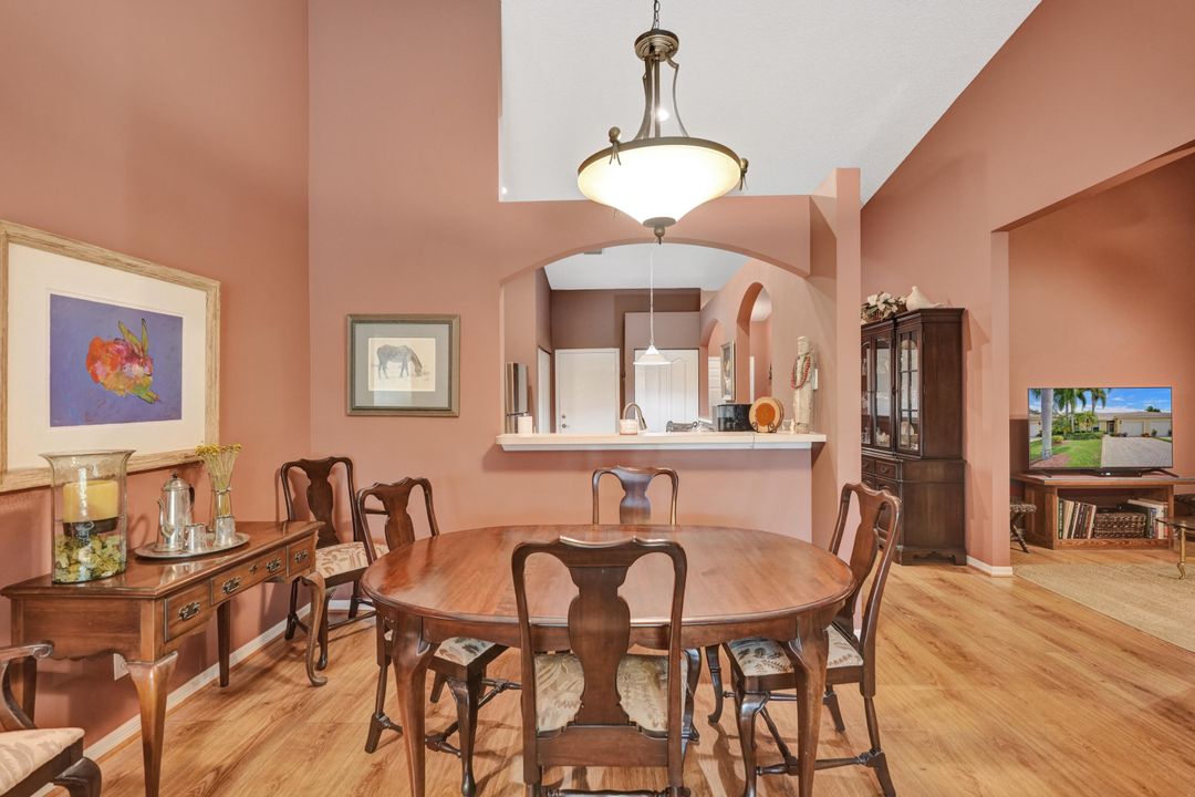 For Sale: $385,000 (2 beds, 2 baths, 1426 Square Feet)