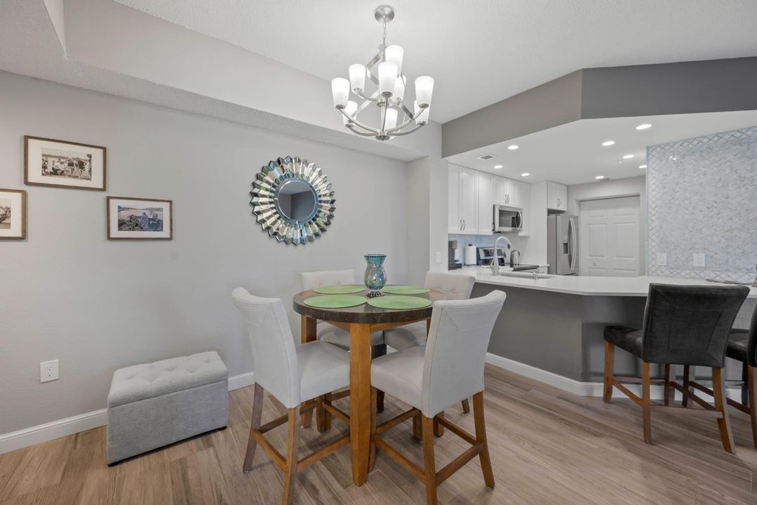Active With Contract: $2,900 (3 beds, 2 baths, 1395 Square Feet)