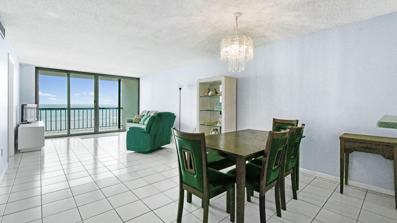 For Sale: $459,000 (2 beds, 2 baths, 1023 Square Feet)