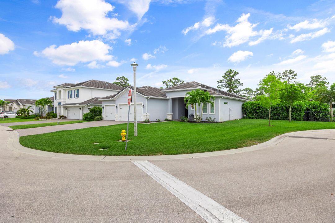 For Sale: $1,299,990 (3 beds, 3 baths, 2800 Square Feet)