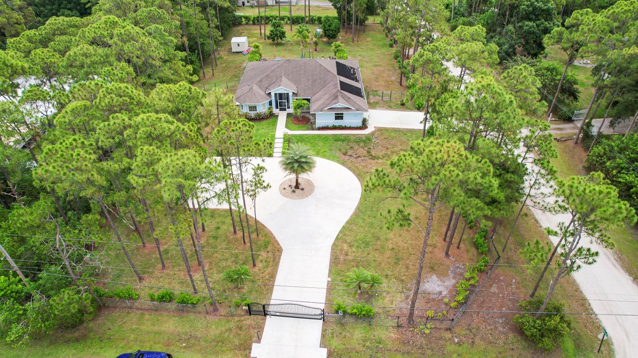 For Sale: $1,090,000 (4 beds, 3 baths, 2279 Square Feet)