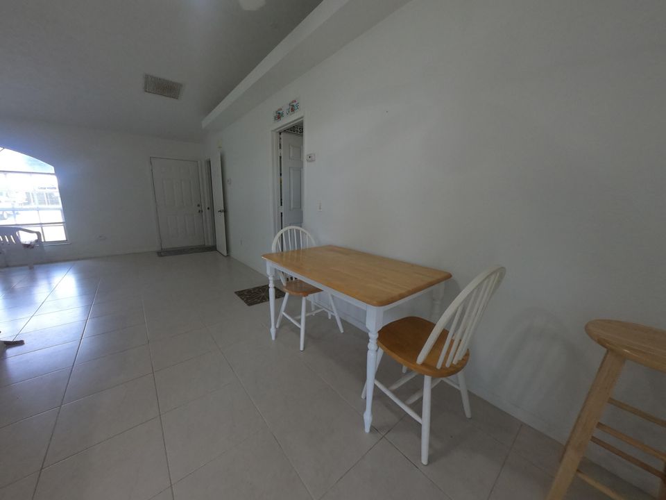 Activo con contrato: $299,900 (3 camas, 2 baños, 1113 Pies cuadrados)