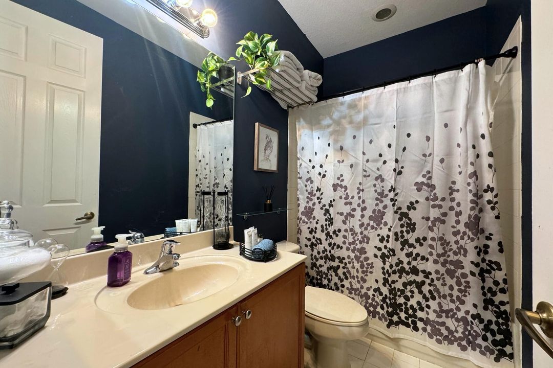 Active With Contract: $385,000 (3 beds, 2 baths, 1523 Square Feet)