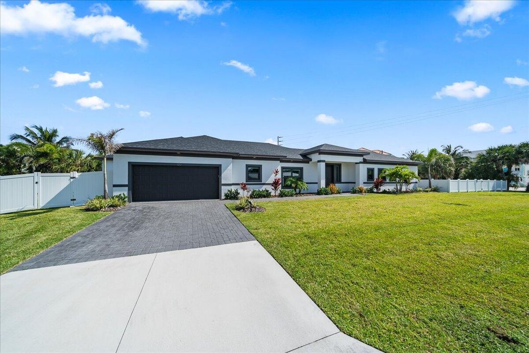 For Sale: $1,249,000 (3 beds, 3 baths, 2125 Square Feet)