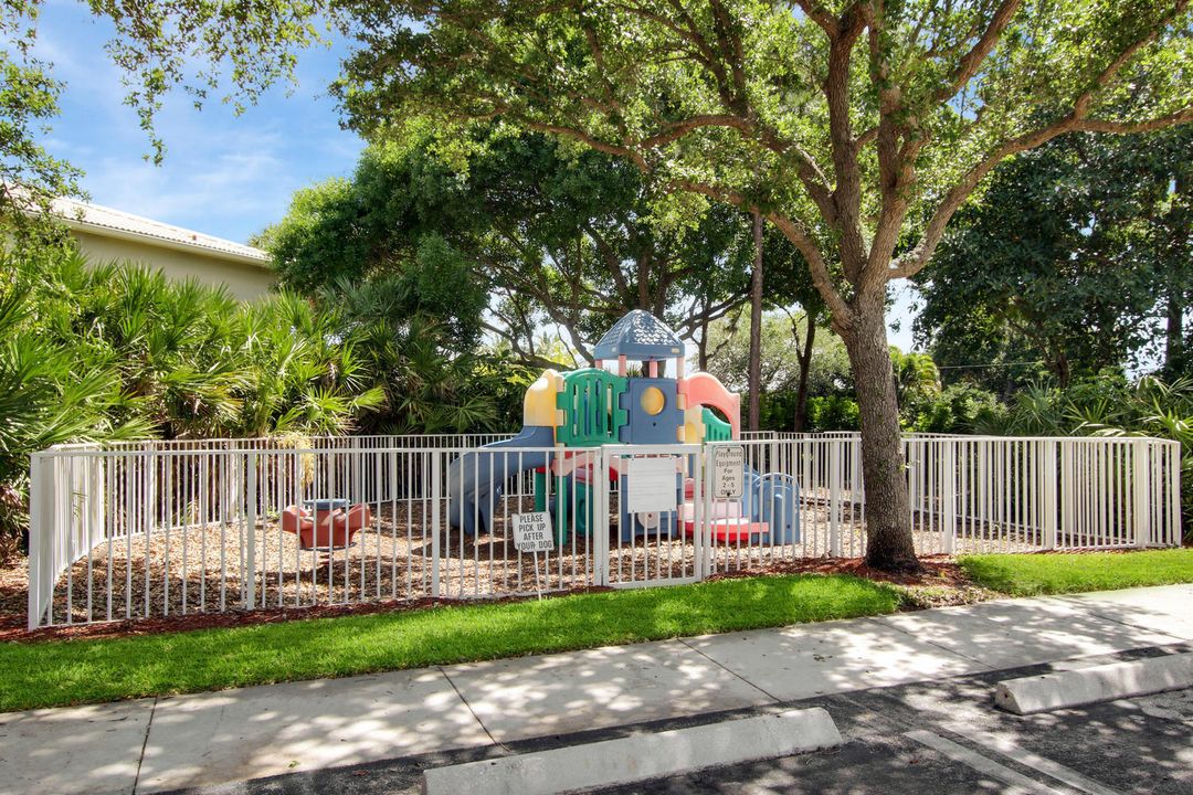 For Sale: $455,000 (3 beds, 2 baths, 1559 Square Feet)