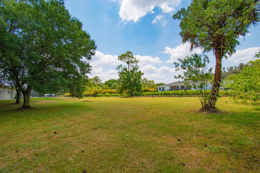 Active With Contract: $469,900 (3 beds, 2 baths, 1040 Square Feet)