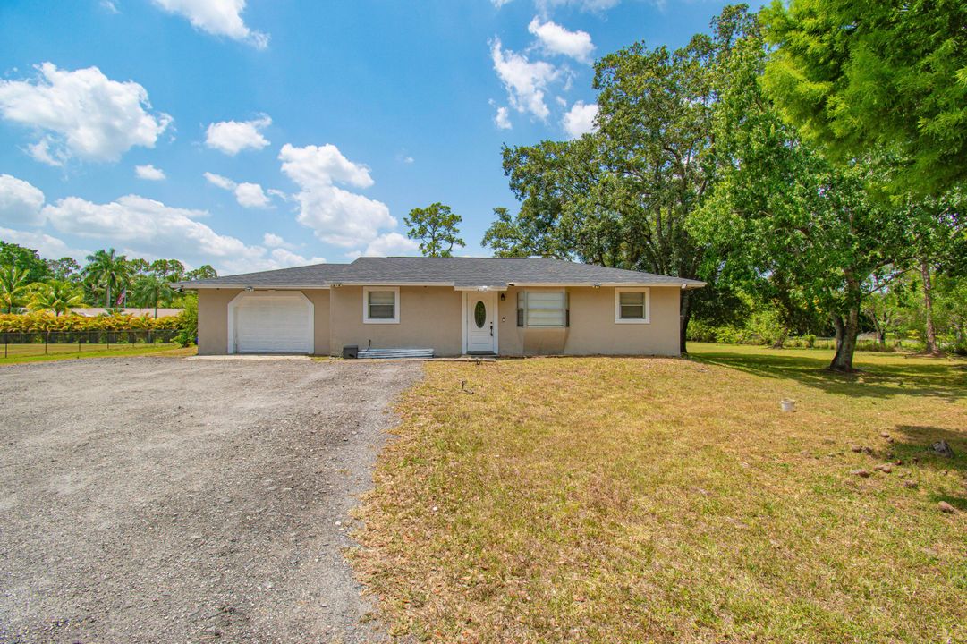 Active With Contract: $469,900 (3 beds, 2 baths, 1040 Square Feet)