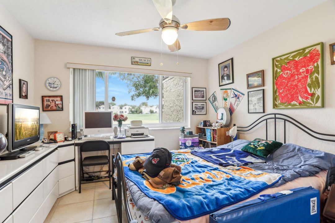 Active With Contract: $249,900 (2 beds, 2 baths, 1100 Square Feet)