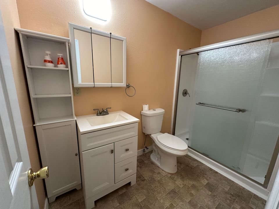 For Sale: $450,000 (3 beds, 2 baths, 3210 Square Feet)