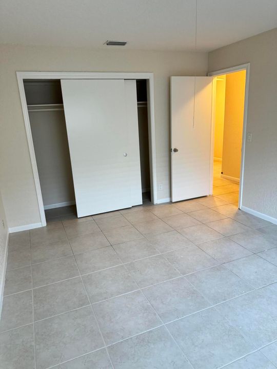 Active With Contract: $1,550 (1 beds, 1 baths, 576 Square Feet)