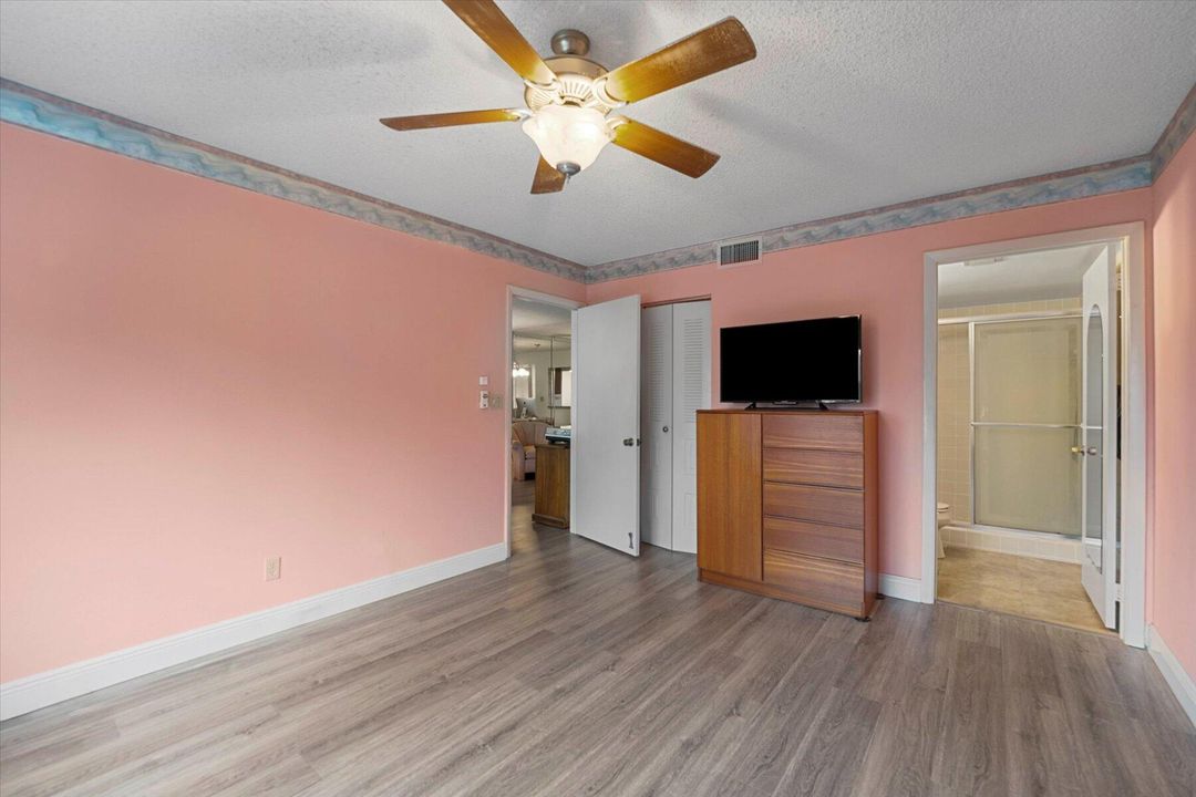 For Sale: $168,000 (2 beds, 2 baths, 1145 Square Feet)