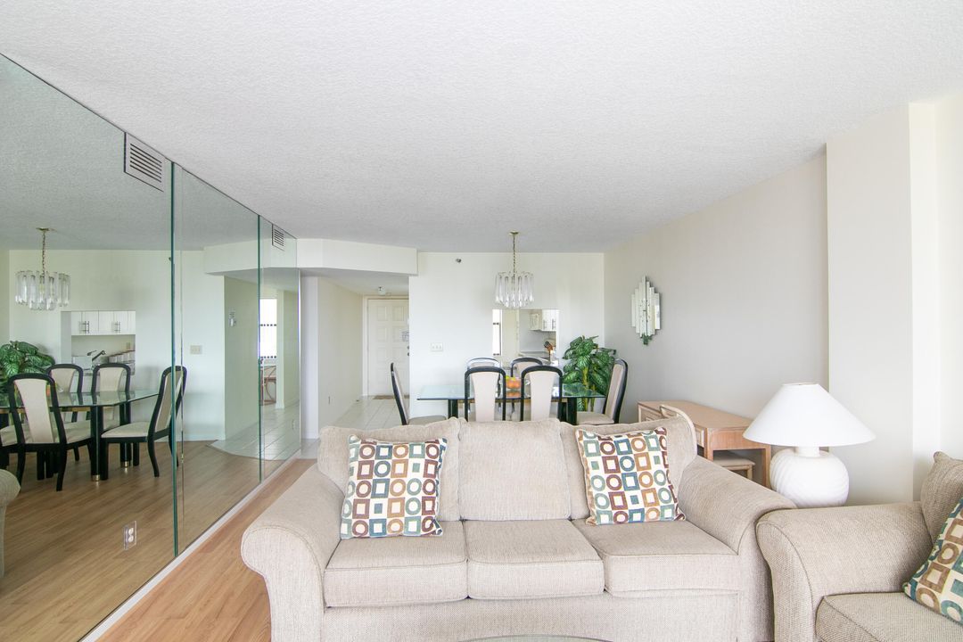 For Sale: $224,000 (2 beds, 2 baths, 1029 Square Feet)