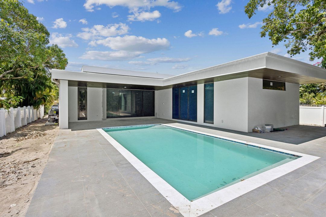 Active With Contract: $2,600,000 (3 beds, 3 baths, 2619 Square Feet)