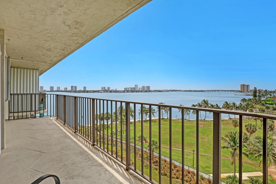 For Sale: $545,000 (2 beds, 2 baths, 1440 Square Feet)