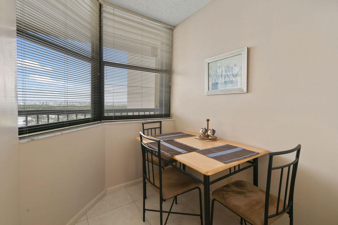 For Sale: $525,000 (2 beds, 2 baths, 1228 Square Feet)