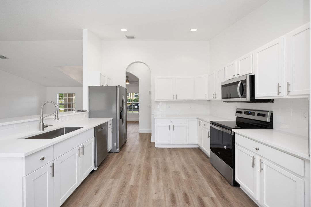 Active With Contract: $419,450 (3 beds, 2 baths, 1780 Square Feet)