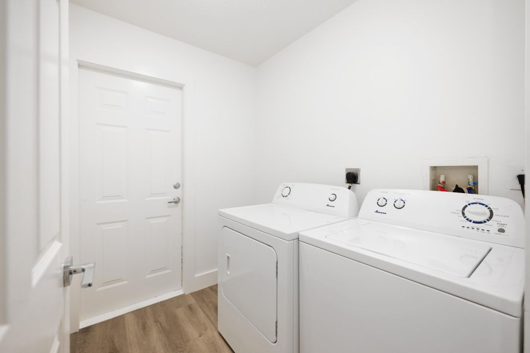 Active With Contract: $419,450 (3 beds, 2 baths, 1780 Square Feet)