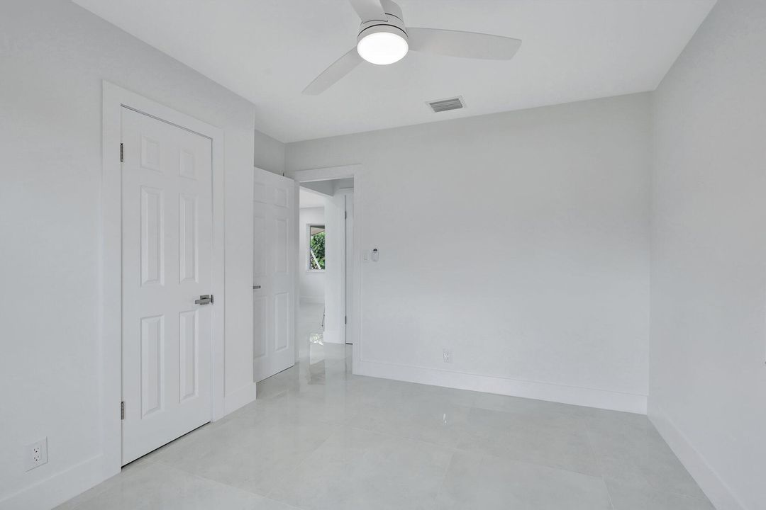 For Sale: $499,000 (3 beds, 2 baths, 927 Square Feet)