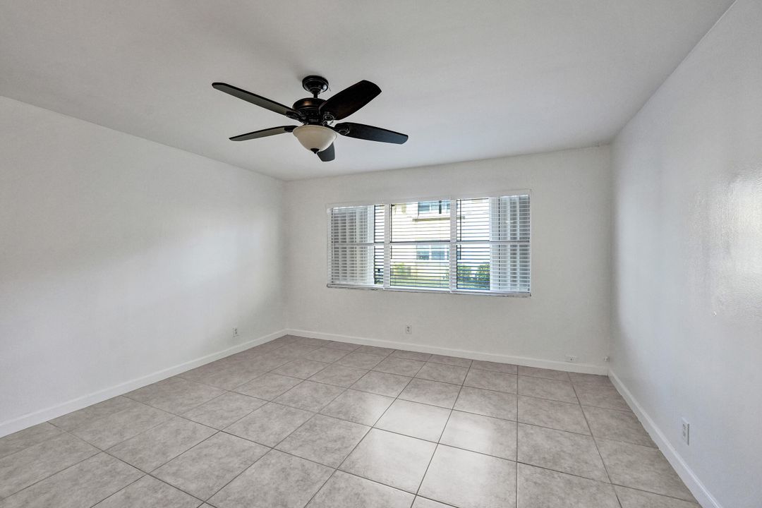 Active With Contract: $1,800 (2 beds, 1 baths, 840 Square Feet)