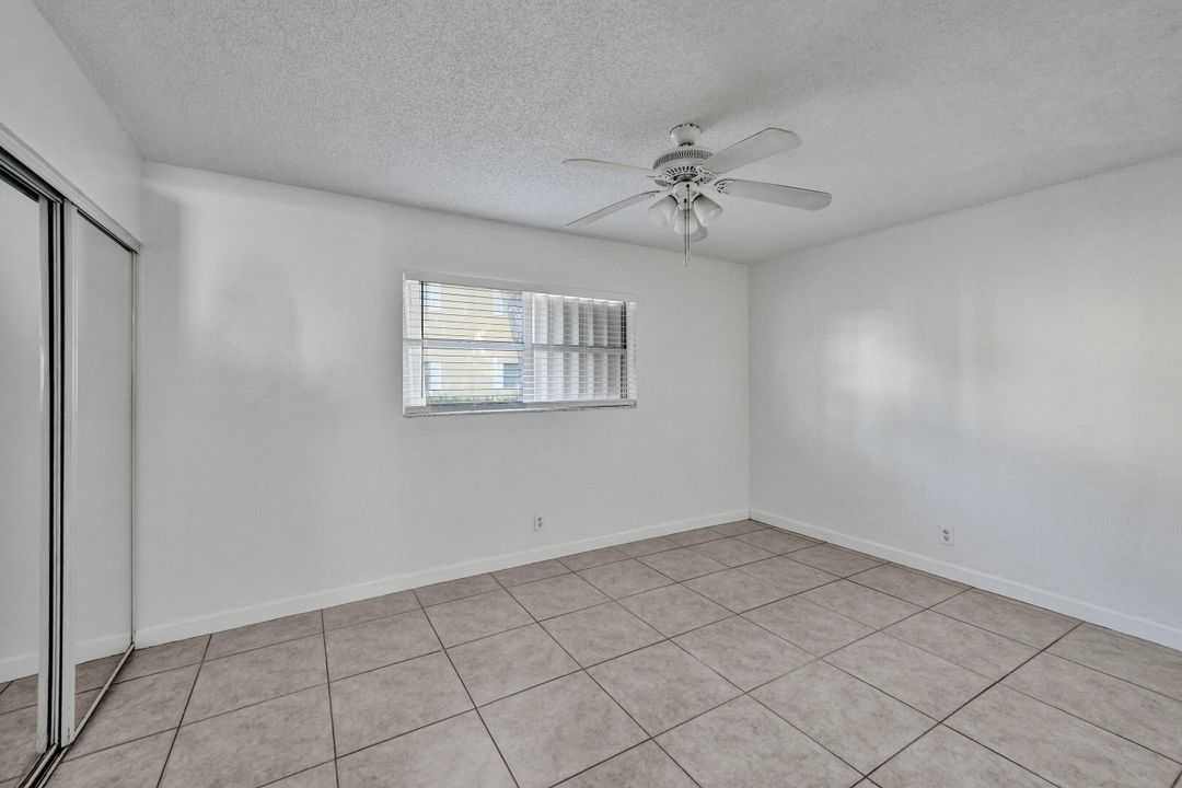 Active With Contract: $1,800 (2 beds, 1 baths, 840 Square Feet)