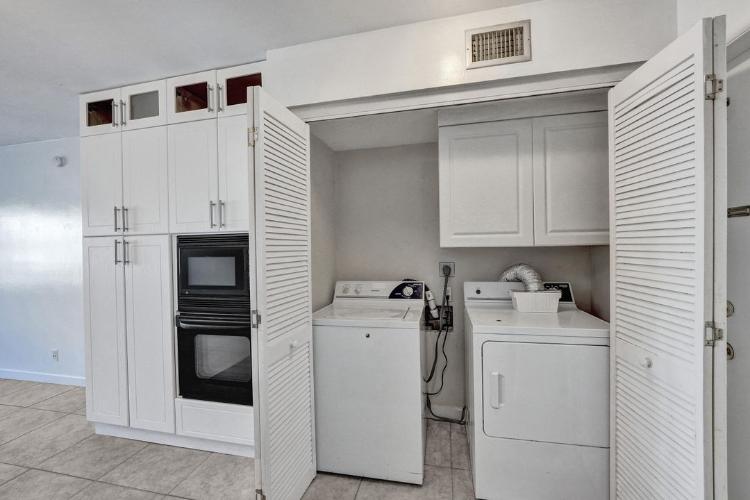 Active With Contract: $1,800 (2 beds, 1 baths, 840 Square Feet)