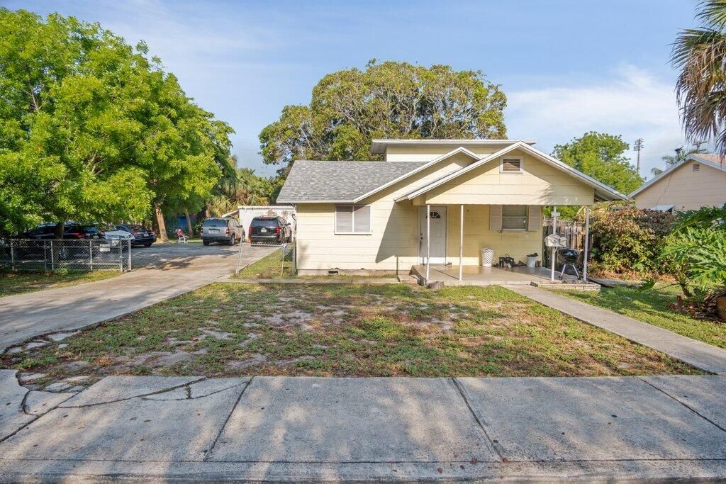 Recently Sold: $400,000 (3 beds, 2 baths, 1424 Square Feet)