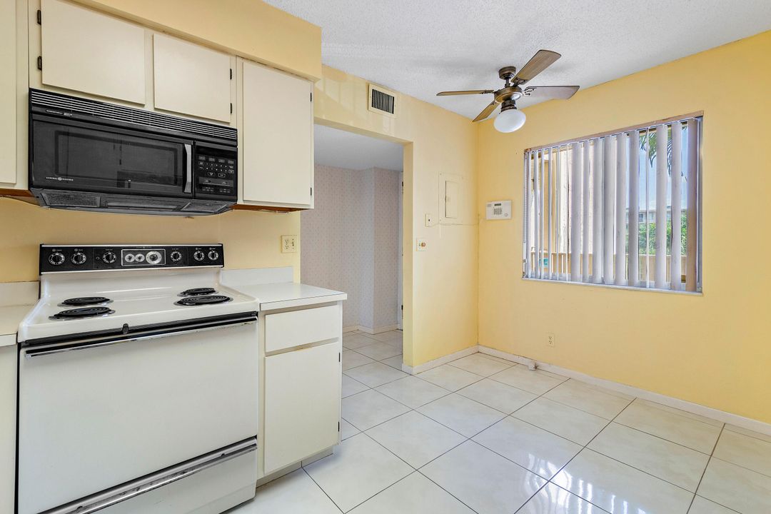 For Sale: $174,999 (2 beds, 2 baths, 1070 Square Feet)