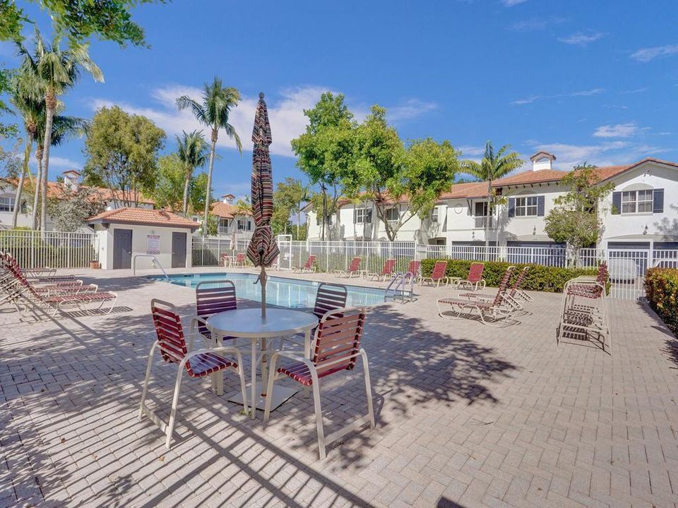 Active With Contract: $635,000 (4 beds, 3 baths, 2545 Square Feet)