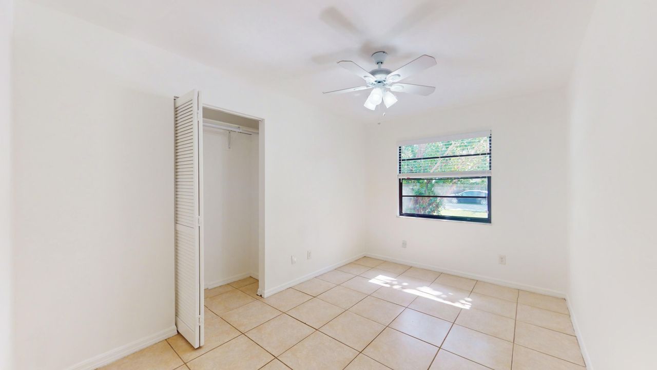 Active With Contract: $269,000 (2 beds, 2 baths, 959 Square Feet)