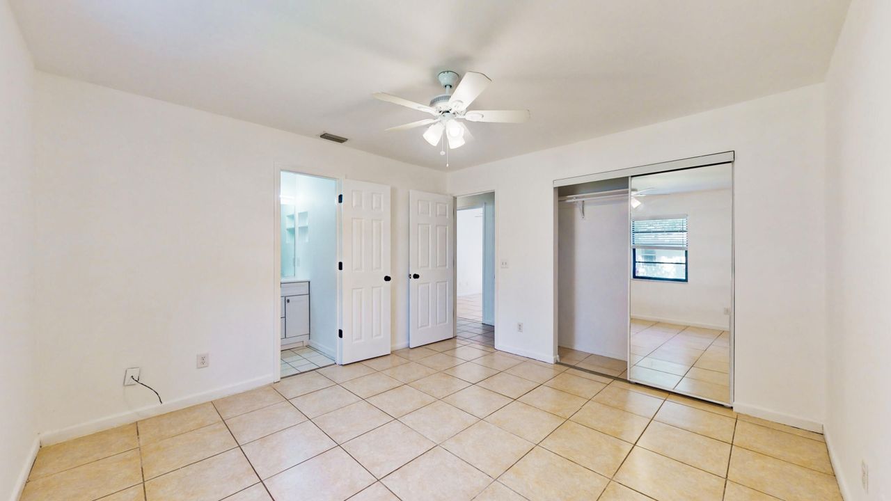 Active With Contract: $269,000 (2 beds, 2 baths, 959 Square Feet)