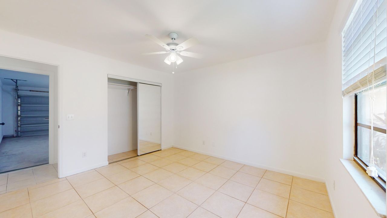 Active With Contract: $269,000 (2 beds, 2 baths, 959 Square Feet)