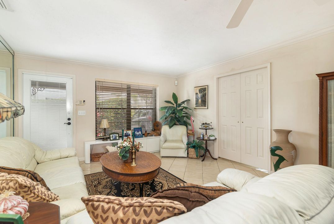 For Sale: $1,100,000 (3 beds, 2 baths, 1120 Square Feet)