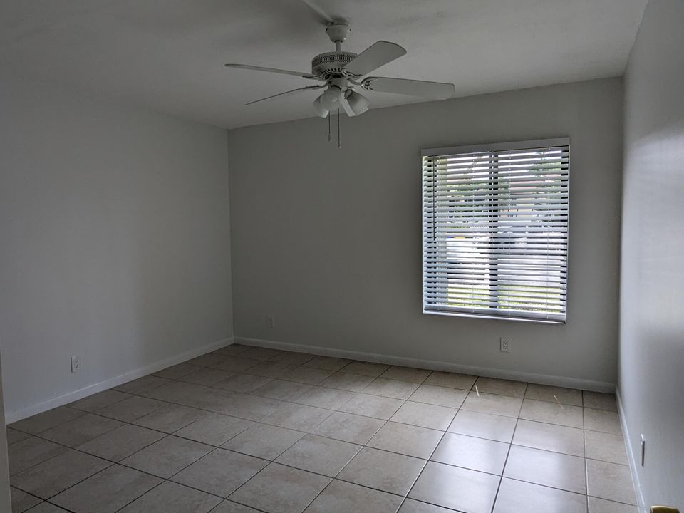 Active With Contract: $2,300 (3 beds, 2 baths, 1254 Square Feet)