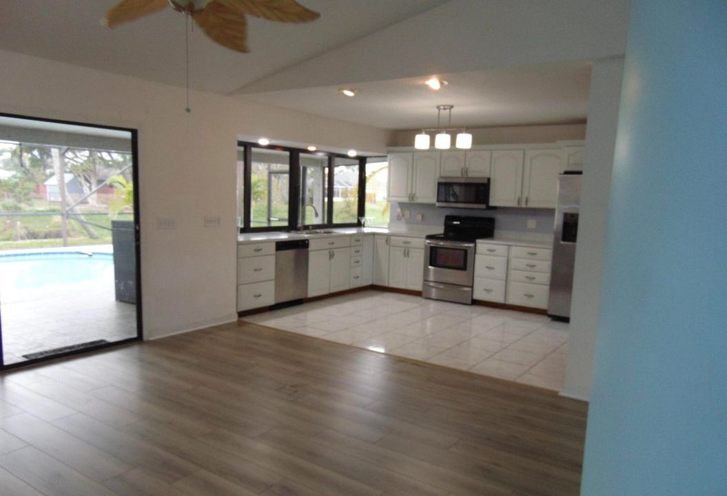 For Rent: $3,200 (3 beds, 2 baths, 1734 Square Feet)