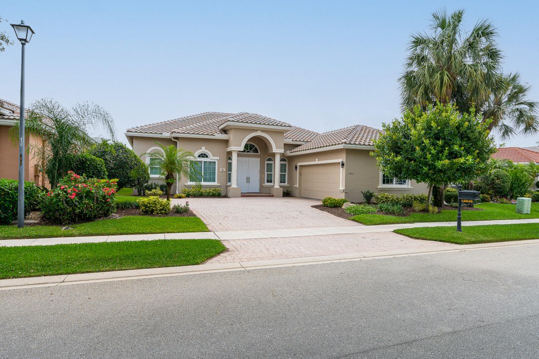 Active With Contract: $749,000 (3 beds, 2 baths, 2309 Square Feet)