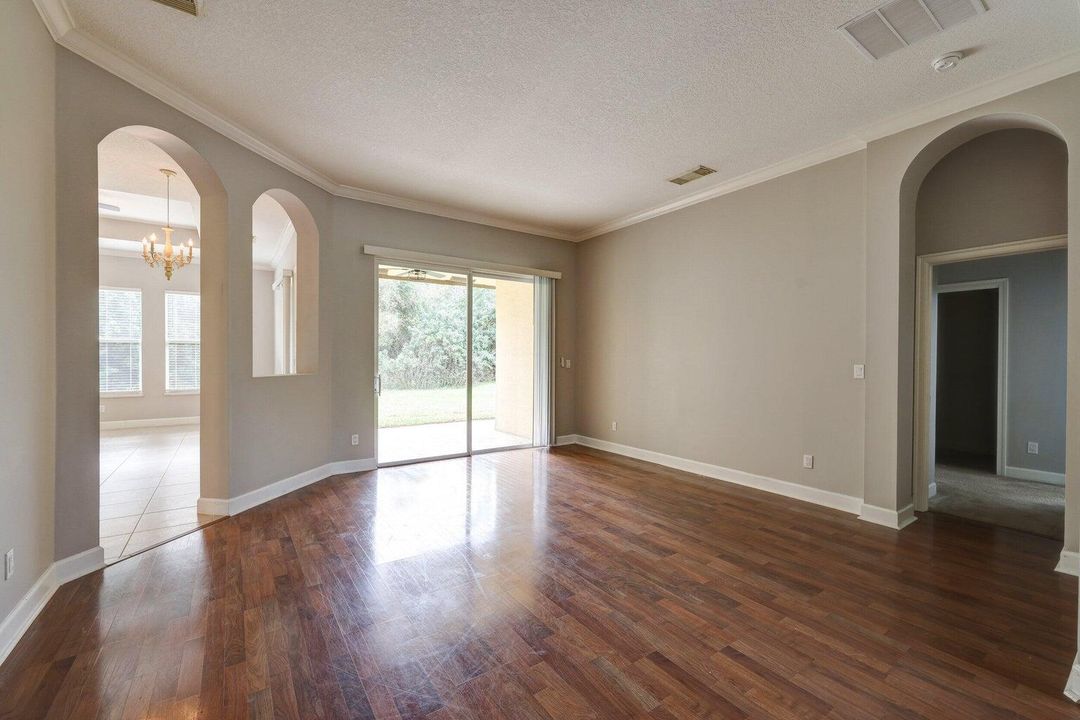 Active With Contract: $2,800 (3 beds, 2 baths, 2388 Square Feet)