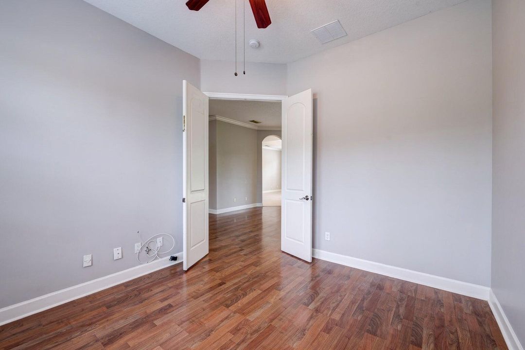 Active With Contract: $2,800 (3 beds, 2 baths, 2388 Square Feet)