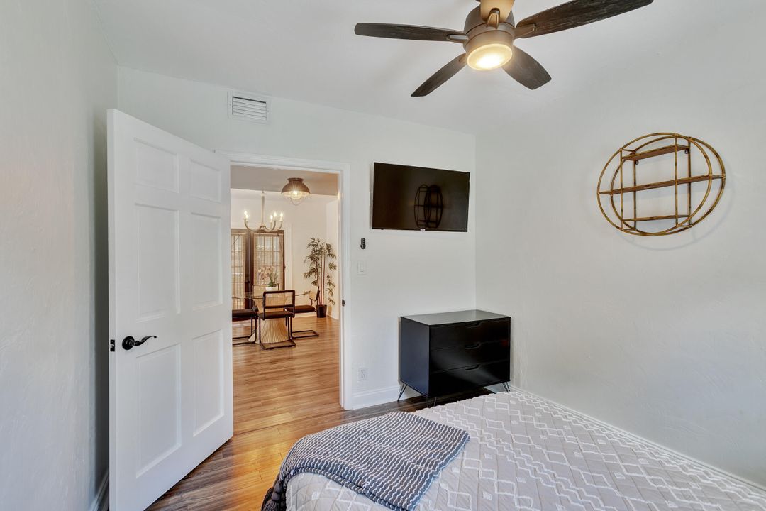 Active With Contract: $3,495 (3 beds, 2 baths, 1686 Square Feet)