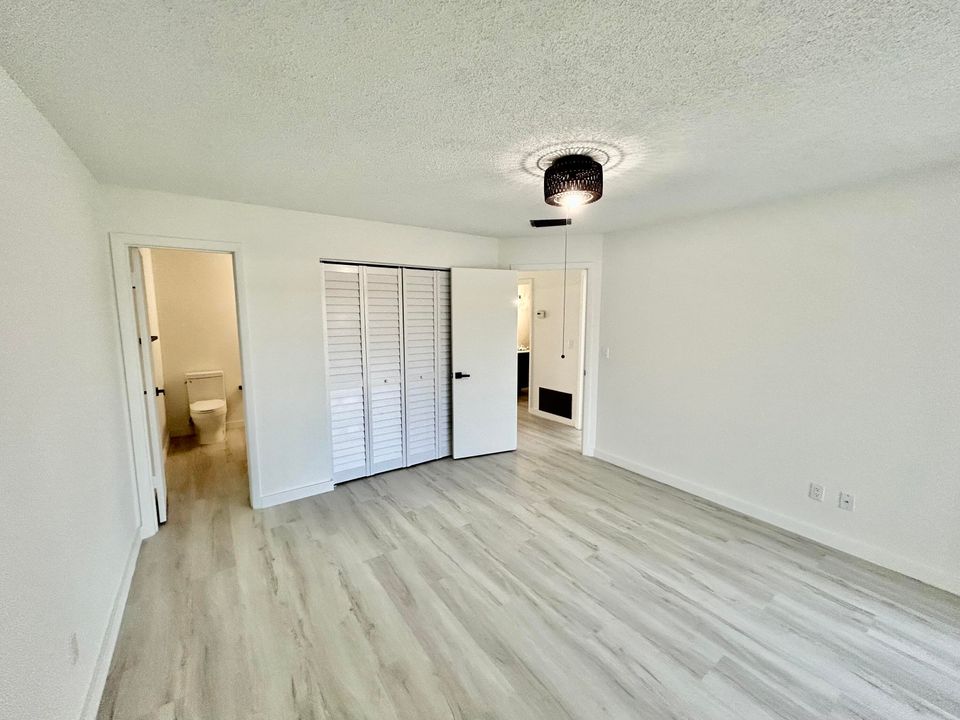 For Rent: $1,700 (2 beds, 2 baths, 1000 Square Feet)