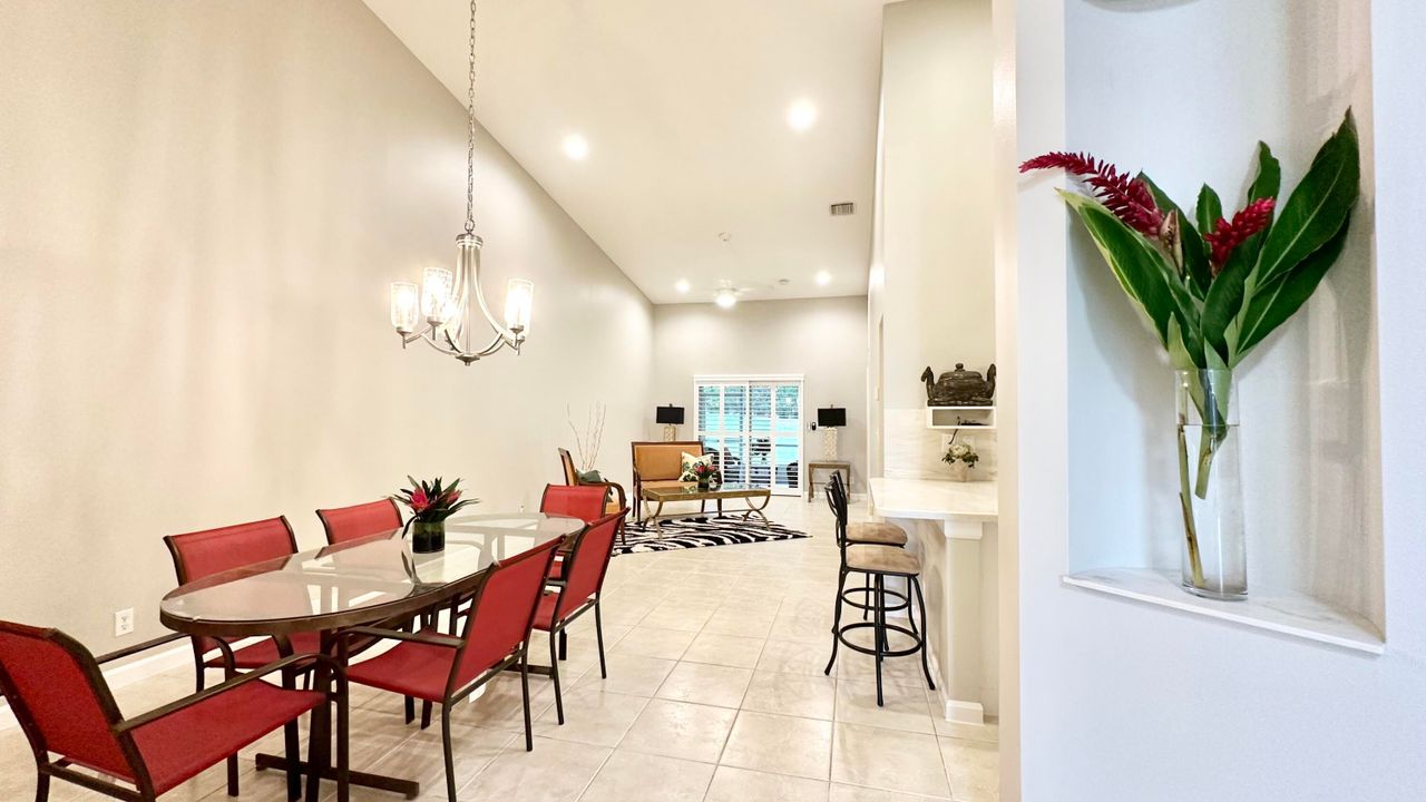 Active With Contract: $349,900 (2 beds, 2 baths, 1206 Square Feet)